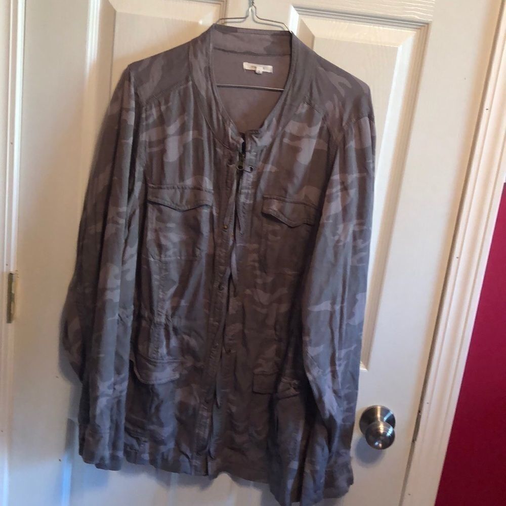 Maurices plus sz 2 camo cargo jacket